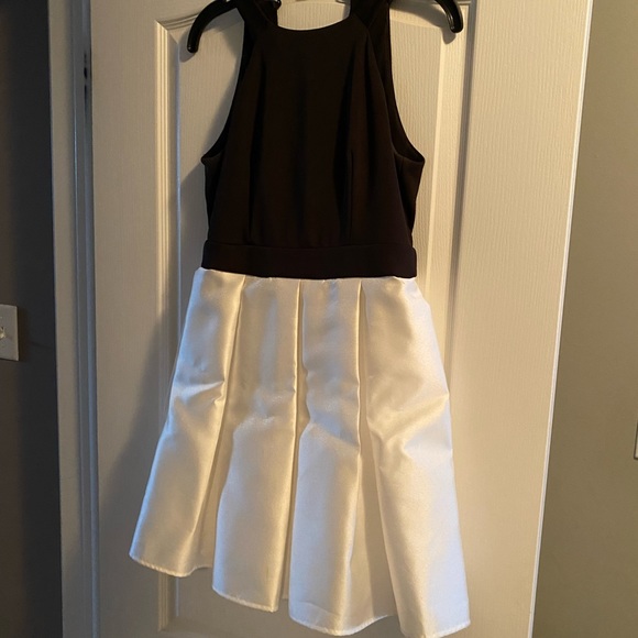 Black and white dress medium size - Picture 1 of 4